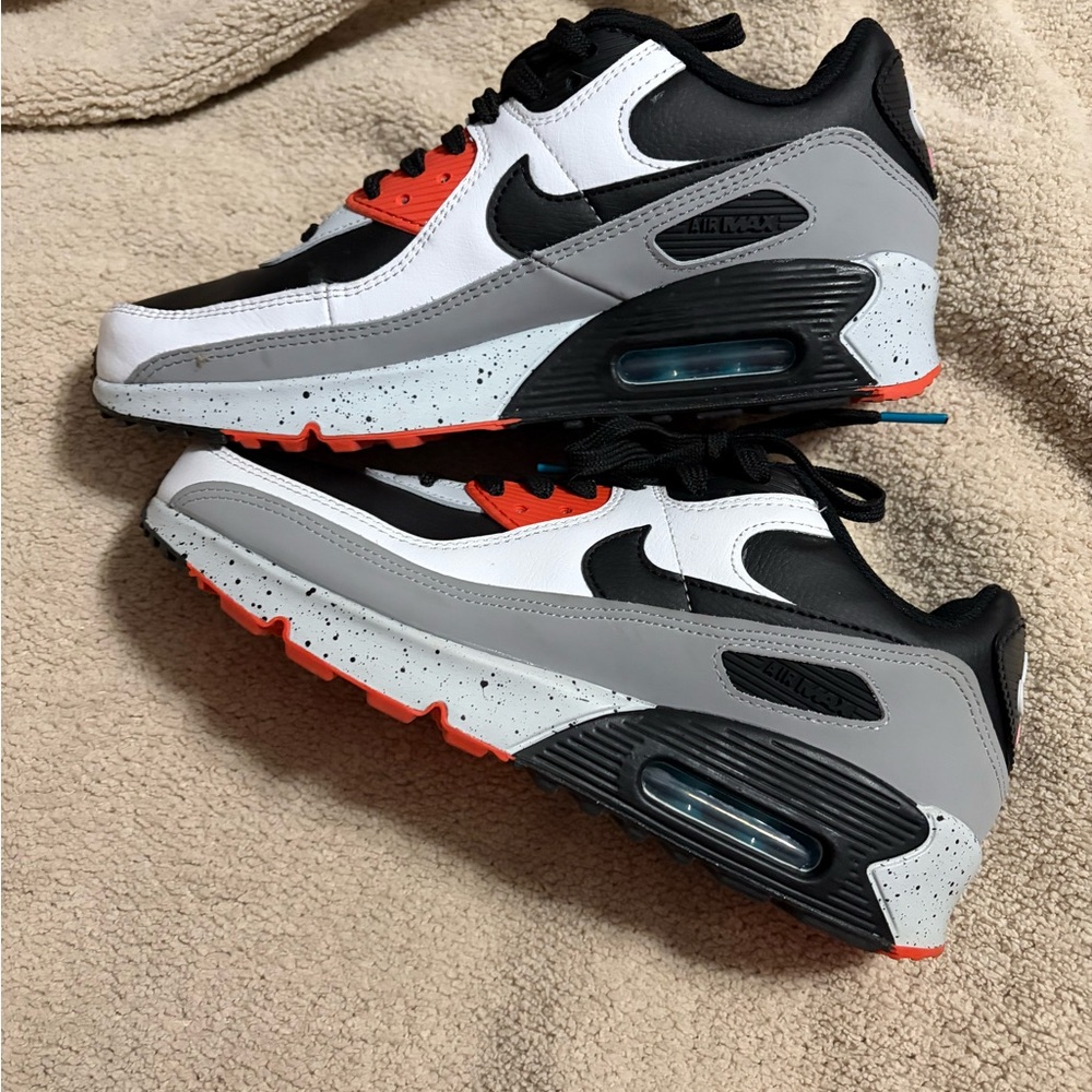 Nike Air Max 90 Black White and Red with Speckled Midsole Youth 6.5y